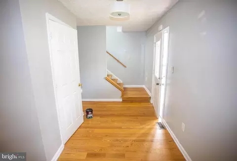 Entry Way - 8 Whiting Ave, Boyce, VA 22620 photo 3 of 4