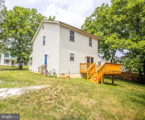 Exterior - 8 Whiting Ave, Boyce, VA 22620 photo 4 of 8