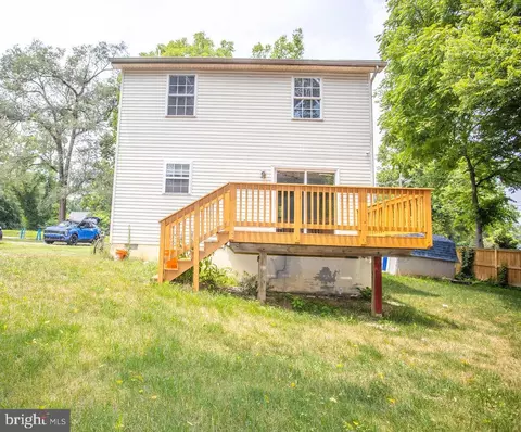Exterior - 8 Whiting Ave, Boyce, VA 22620 photo 5 of 8