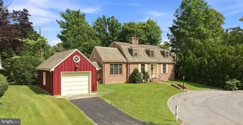 6 Academy Ct, Berryville, VA 22611