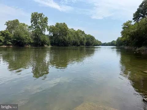 View/Area - 576 Manor Rd, Front Royal, VA 22630 photo 5 of 7