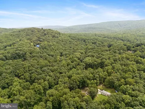 View/Area - 576 Manor Rd, Front Royal, VA 22630 photo 3 of 7