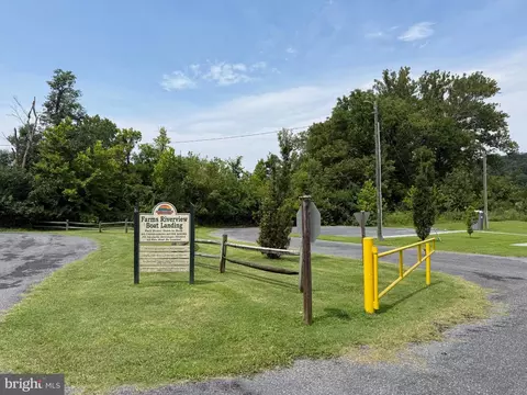 Exterior - 576 Manor Rd, Front Royal, VA 22630 photo 6 of 7