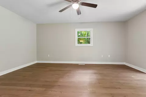 Bedroom - 576 Manor Rd, Front Royal, VA 22630 photo 1 of 6