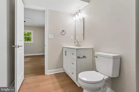 Entry Way - 576 Manor Rd, Front Royal, VA 22630 photo 2 of 3
