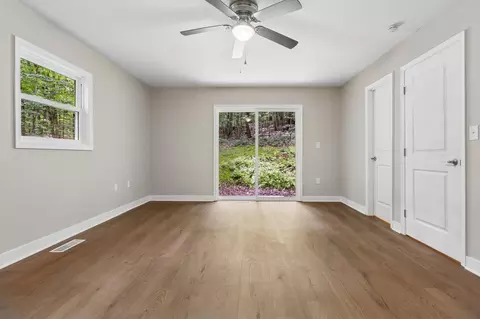Bedroom - 576 Manor Rd, Front Royal, VA 22630 photo 2 of 6