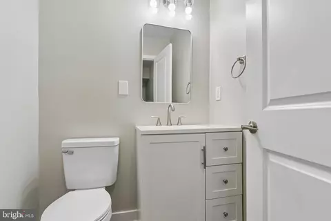 Bath - 576 Manor Rd, Front Royal, VA 22630 photo 1 of 2