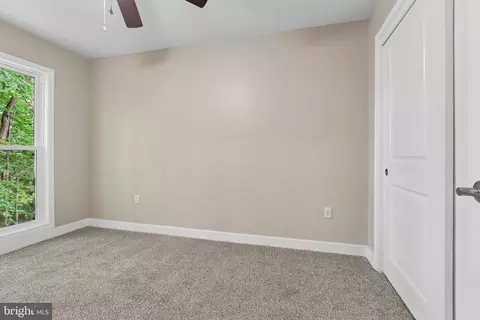 Bedroom - 576 Manor Rd, Front Royal, VA 22630 photo 3 of 6