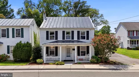 203 W Main St, Berryville, VA 22611