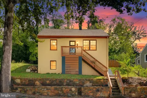1002 2nd St SE, Charlottesville, VA 22902