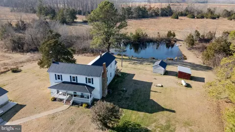 627 Hat Creek Rd, Brookneal, VA 24528