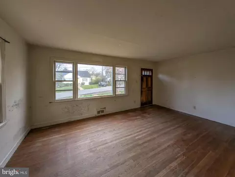 1122 Lee St, Culpeper, VA 22701 photo 2
