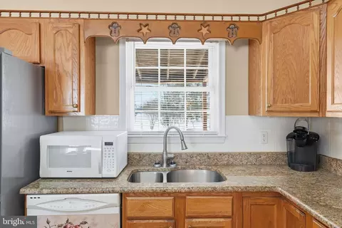 Kitchen - 16355 Pollard Ln, Culpeper, VA 22701 photo 2 of 3