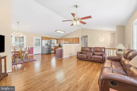 Entry Way - 16355 Pollard Ln, Culpeper, VA 22701 photo 4 of 6