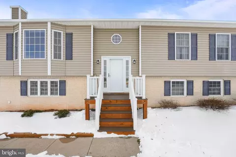 Exterior - 16355 Pollard Ln, Culpeper, VA 22701 photo 5 of 8