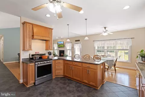 Kitchen - 9387 Blackbird Loop, Culpeper, VA 22701 photo 4 of 5