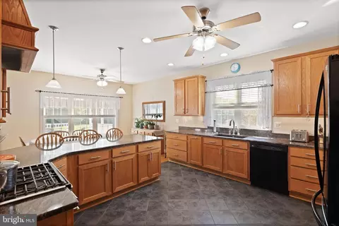 Kitchen - 9387 Blackbird Loop, Culpeper, VA 22701 photo 2 of 5