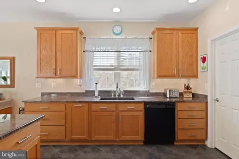 Kitchen - 9387 Blackbird Loop, Culpeper, VA 22701 photo 5 of 5