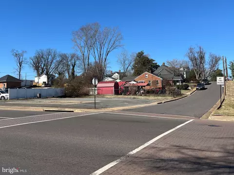 802 S Main St, Culpeper, VA 22701