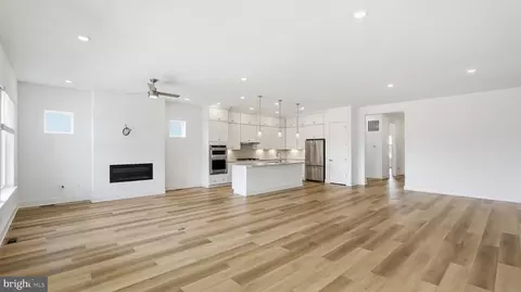 Living - 15031 Passion Ln, Culpeper, VA 22701 photo 2 of 4