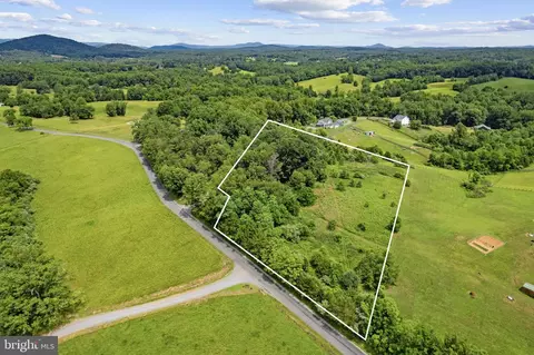 33 Docs Rd # A, Culpeper, VA 22701
