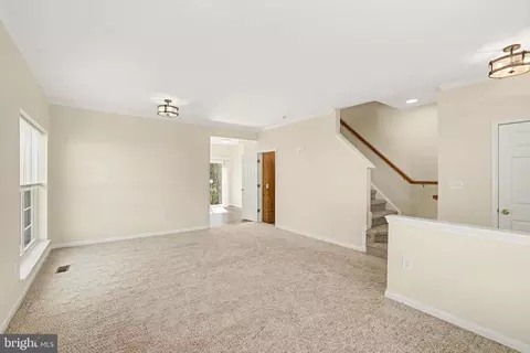 Living - 359 Snyder Ln, Culpeper, VA 22701 photo 3 of 4