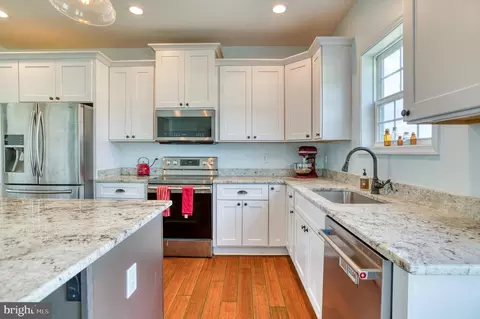 Kitchen - 16191 Jonas Rd, Culpeper, VA 22701 photo 4 of 7