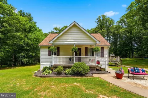 6235 Scottsville Rd, Jeffersonton, VA 22724