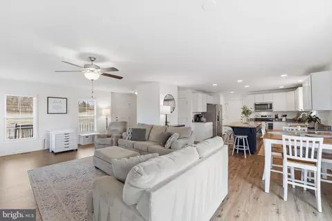 Entry Way - 9372 Blackbird Loop, Culpeper, VA 22701 photo 5 of 11