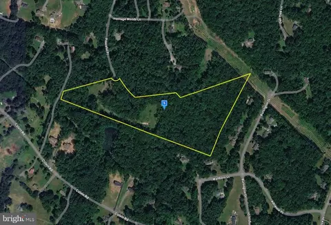 2220 Peaceful Pl, Amissville, VA 20106