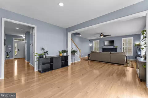 Entry Way - 1705 Magnolia Cir, Culpeper, VA 22701 photo 3 of 7