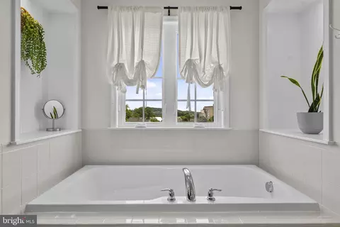 Bath - 1705 Magnolia Cir, Culpeper, VA 22701 photo 3 of 4