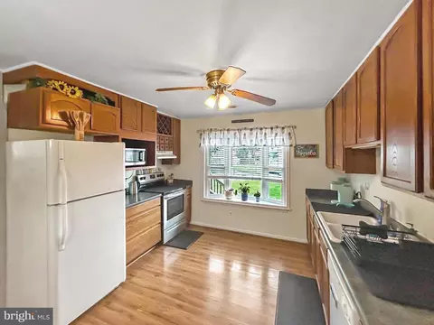 Kitchen - 1409 N Thomas Way, Culpeper, VA 22701 photo 4 of 4