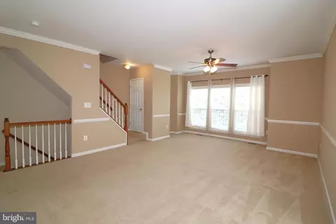 Living - 936 Persimmon, Culpeper, VA 22701 photo 2 of 5