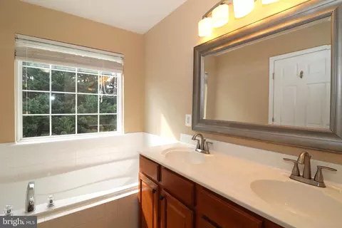 Bath - 936 Persimmon, Culpeper, VA 22701 photo 1 of 4