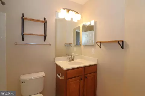 Bath - 936 Persimmon, Culpeper, VA 22701 photo 3 of 4