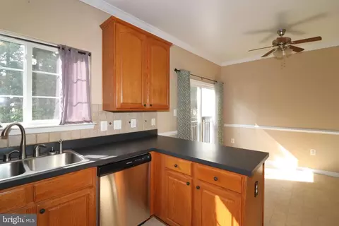 Kitchen - 936 Persimmon, Culpeper, VA 22701 photo 4 of 5