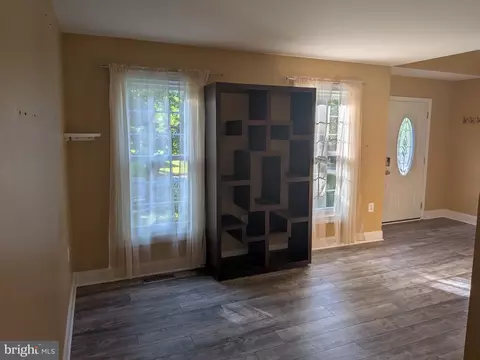 Living - 823 Woodcrest Loop, Culpeper, VA 22701 photo 4 of 9