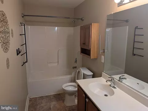 Bath - 823 Woodcrest Loop, Culpeper, VA 22701 photo 2 of 2