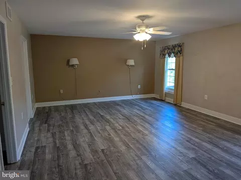 Living - 823 Woodcrest Loop, Culpeper, VA 22701 photo 7 of 9