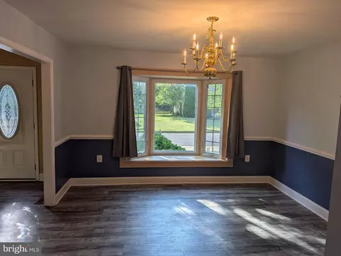 Living - 823 Woodcrest Loop, Culpeper, VA 22701 photo 3 of 9