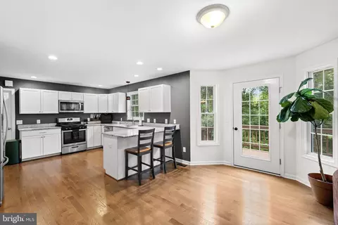 Kitchen - 7035 Snappers Trl, Castleton, VA 22716 photo 5 of 5