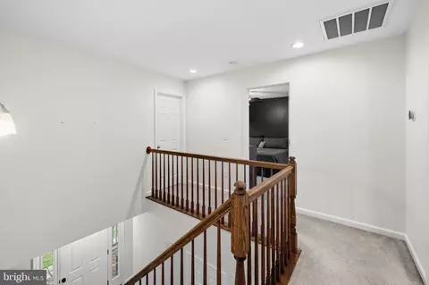 Entry Way - 7035 Snappers Trl, Castleton, VA 22716 photo 3 of 4