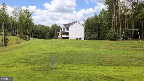 Exterior - 7035 Snappers Trl, Castleton, VA 22716 photo 10 of 13