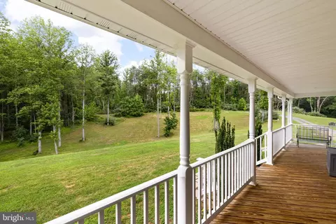 Exterior - 7035 Snappers Trl, Castleton, VA 22716 photo 3 of 13