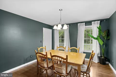 Dining - 7035 Snappers Trl, Castleton, VA 22716 photo 2 of 2