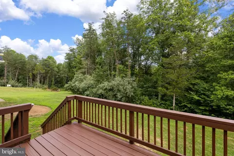 Exterior - 7035 Snappers Trl, Castleton, VA 22716 photo 4 of 13