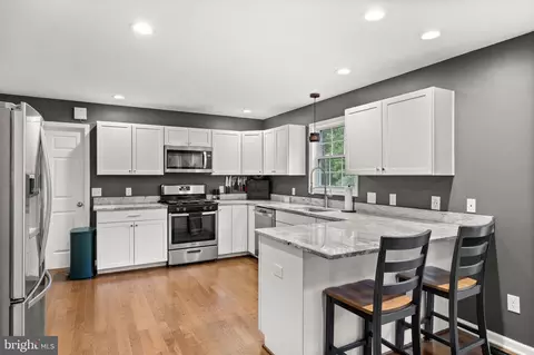 Kitchen - 7035 Snappers Trl, Castleton, VA 22716 photo 3 of 5