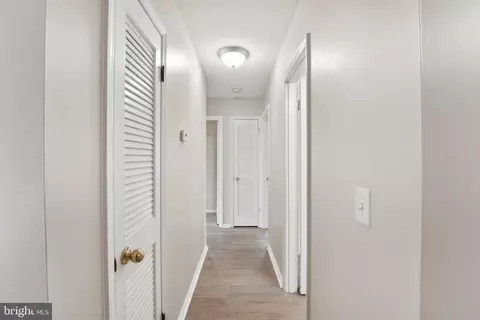 Entry Way - 400 Laurel St, Culpeper, VA 22701 photo 3 of 6