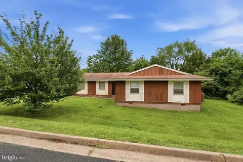 Exterior - 400 Laurel St, Culpeper, VA 22701 photo 3 of 4